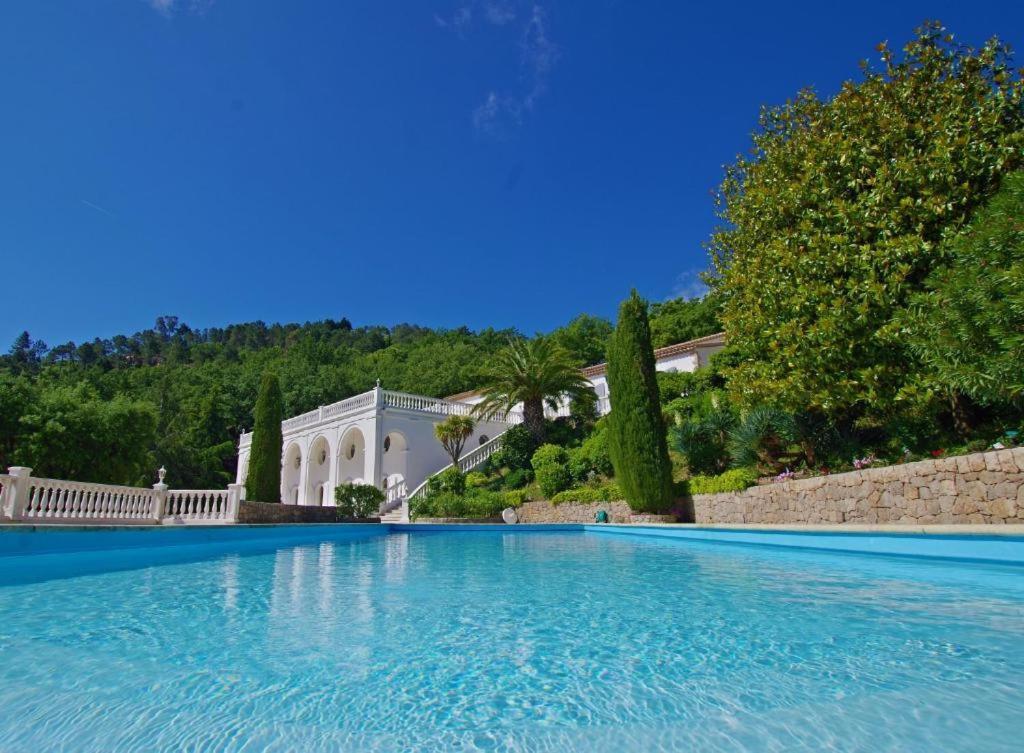 Bel 2 Ou 4 Personnes Vue Sur La Baie De Cannes Immense Piscine Calme Xxl * Fréjus